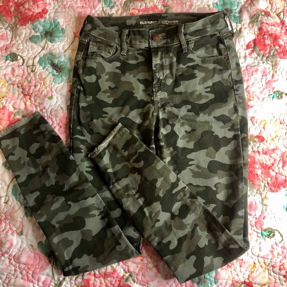 Mid-rise camo-print rockstar jeans